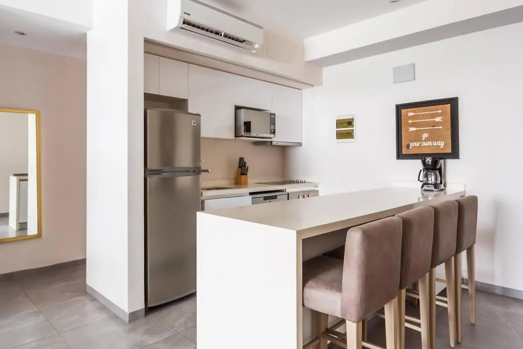 Luxury 2-Bed Apartment 200Mb Wifi Sauna Ac Gym Playa del Carmen 0*,  Mexiko